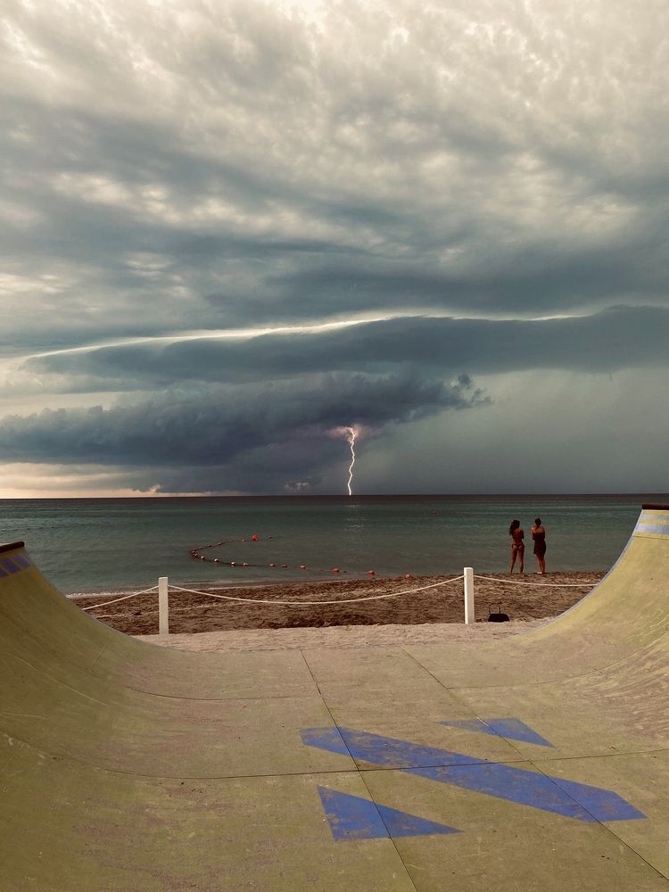 Шторм надвигается