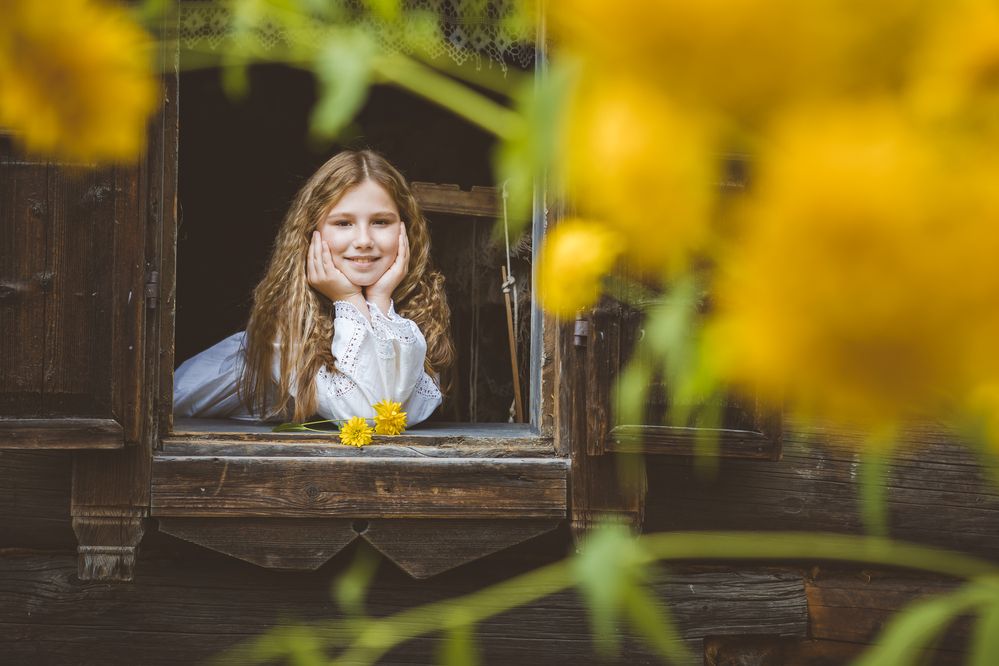 Даша. Золотое окно в осень.