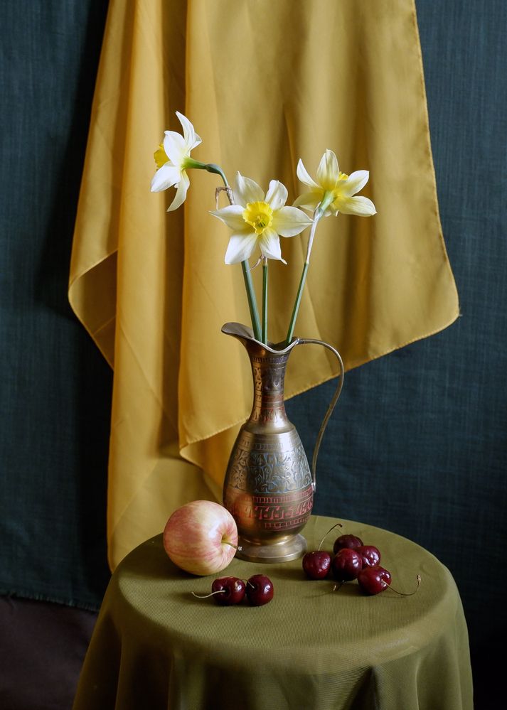 Натюрморт с нарциссами.