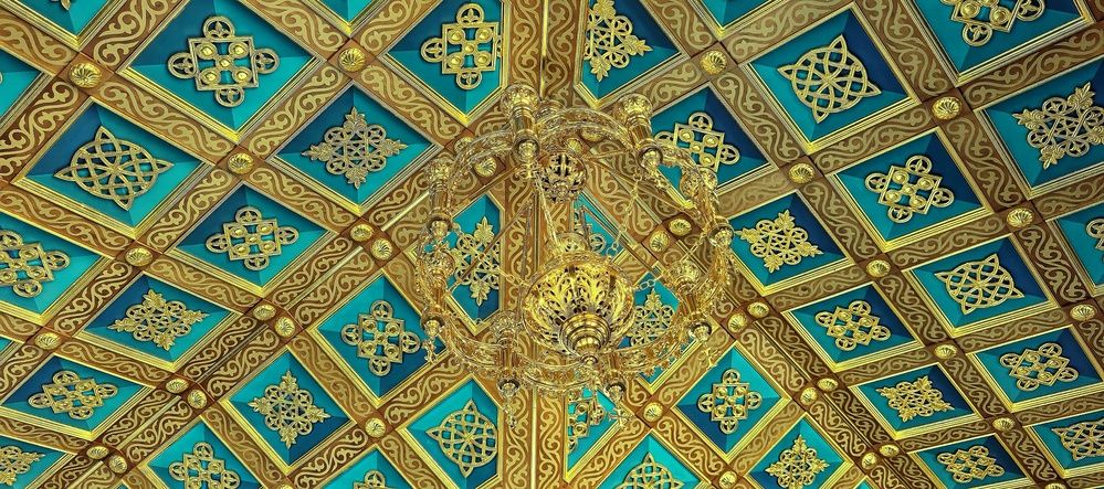 Потолок в храме