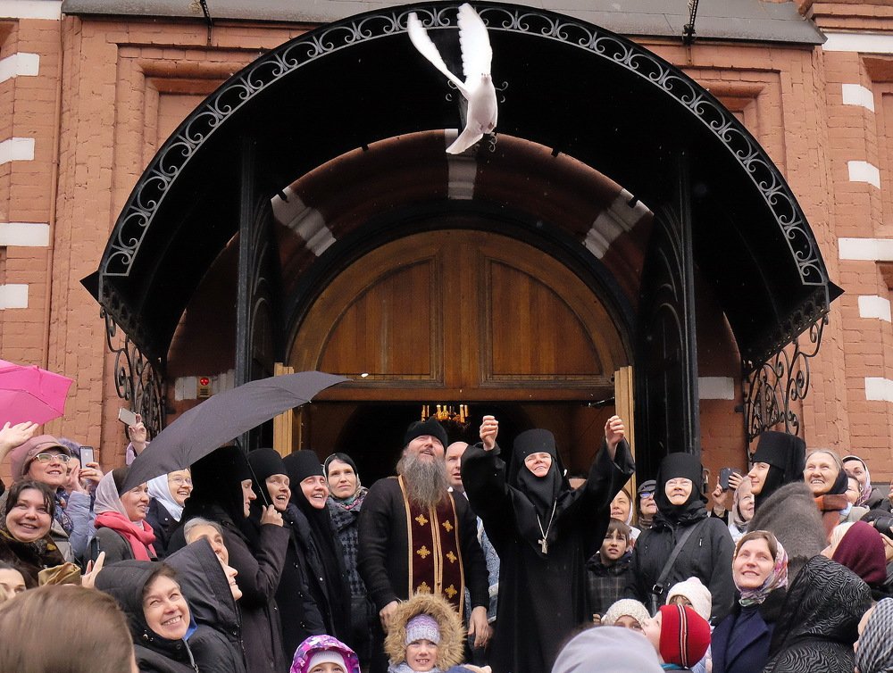 Монастырь. Повседневная жизнь. Праздник Благовещения Пресвятые Богородицы.