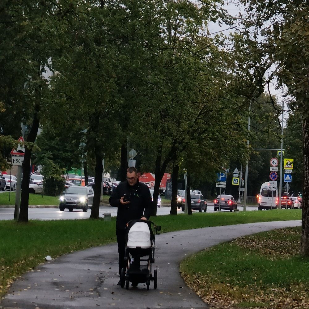 Папа вам не мама)))