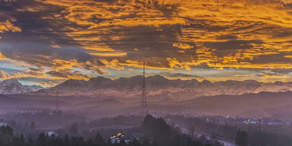 Вид на малый Кавказский хребет с ТВ вышкой!