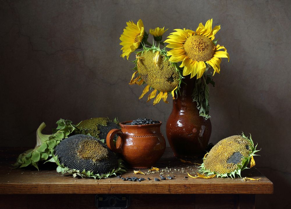 Семечки и подсолнухи.