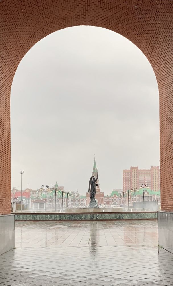 Дождь и фонтан