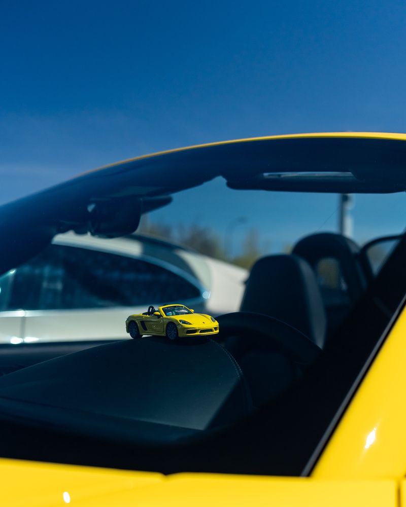 Photograph by Anton Leonchikov