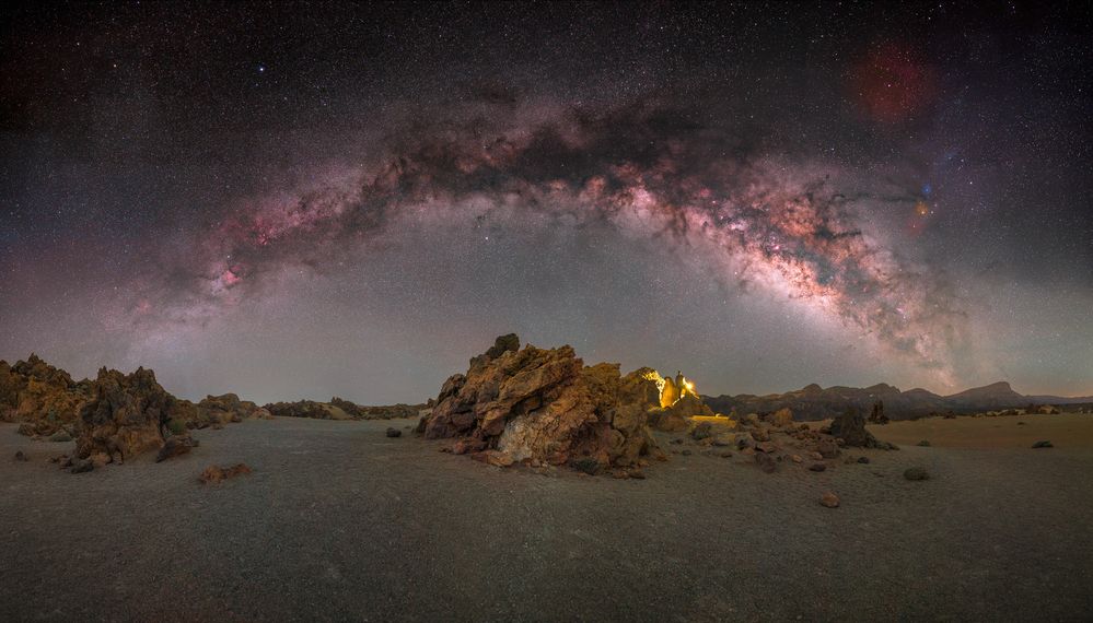 In the shadow of the volcano_beneath the center of the Milky Way