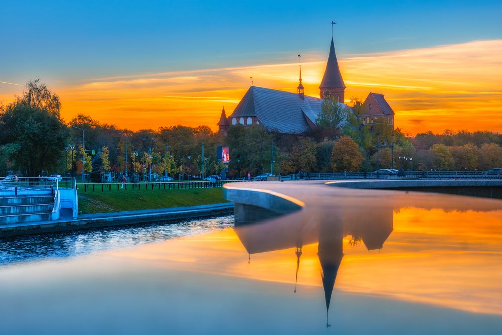 Янтарный закат на острове