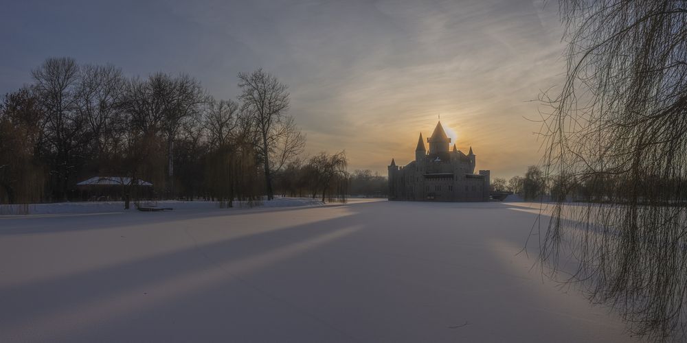 Зимний закат у замка Шато-Эркен
