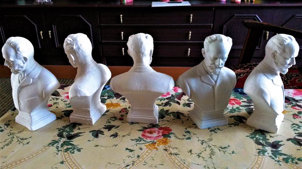 А кто настоящий?