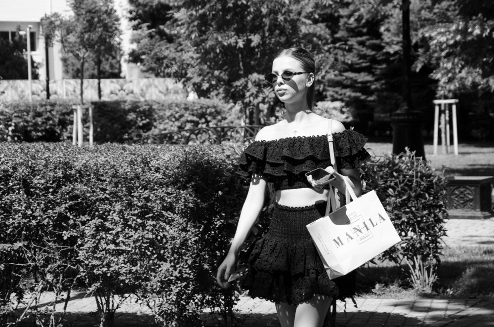 Модель в парке