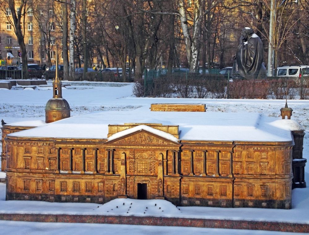Михайловский замок в миниатюре