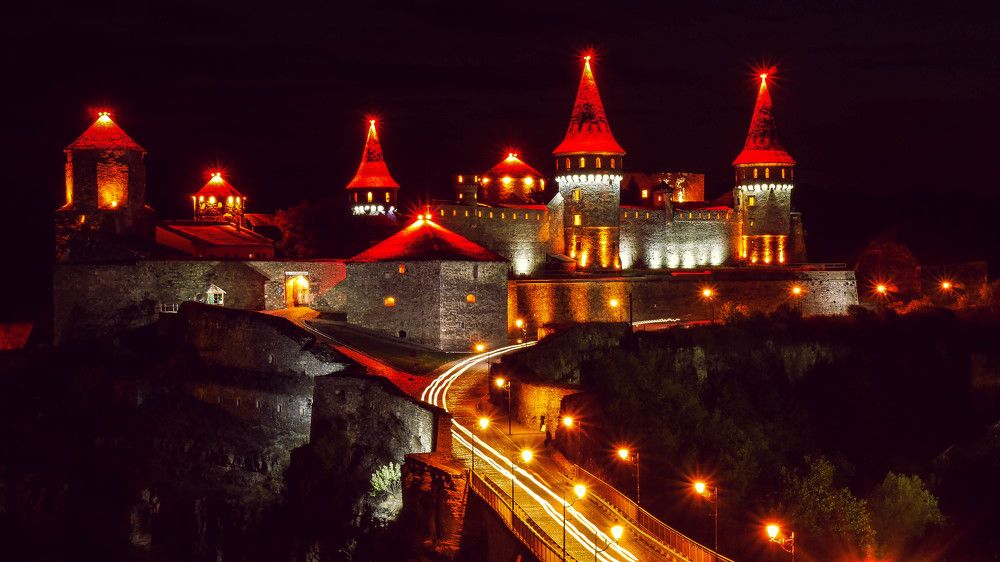 Яркая история