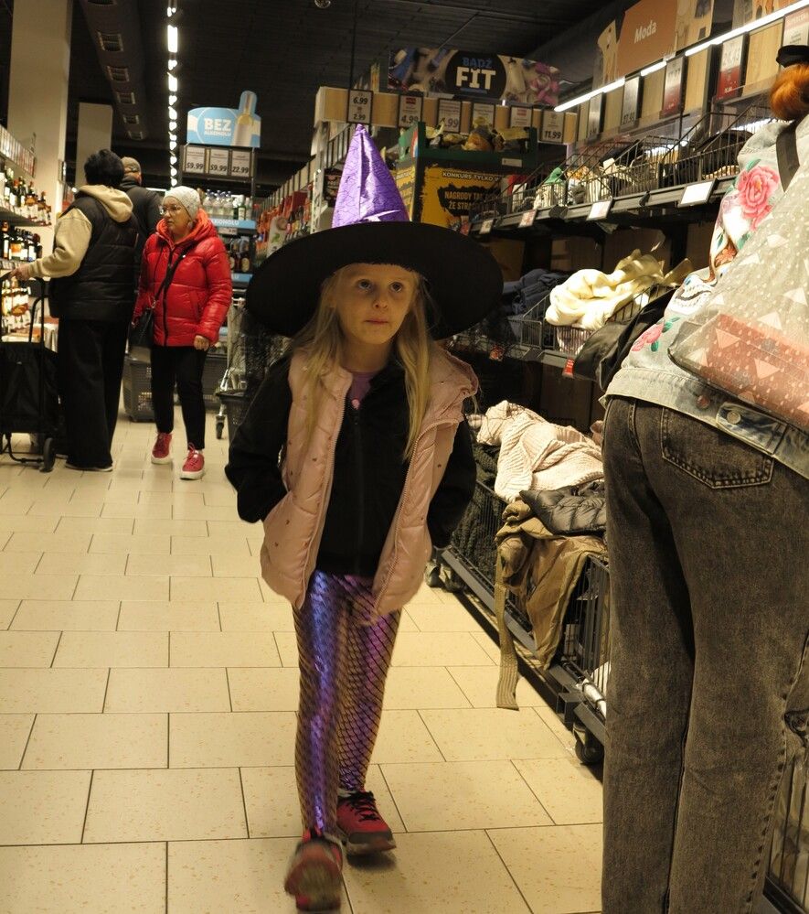 Ведьмочки в Городе / Czarownice w mieście / Witches in the City