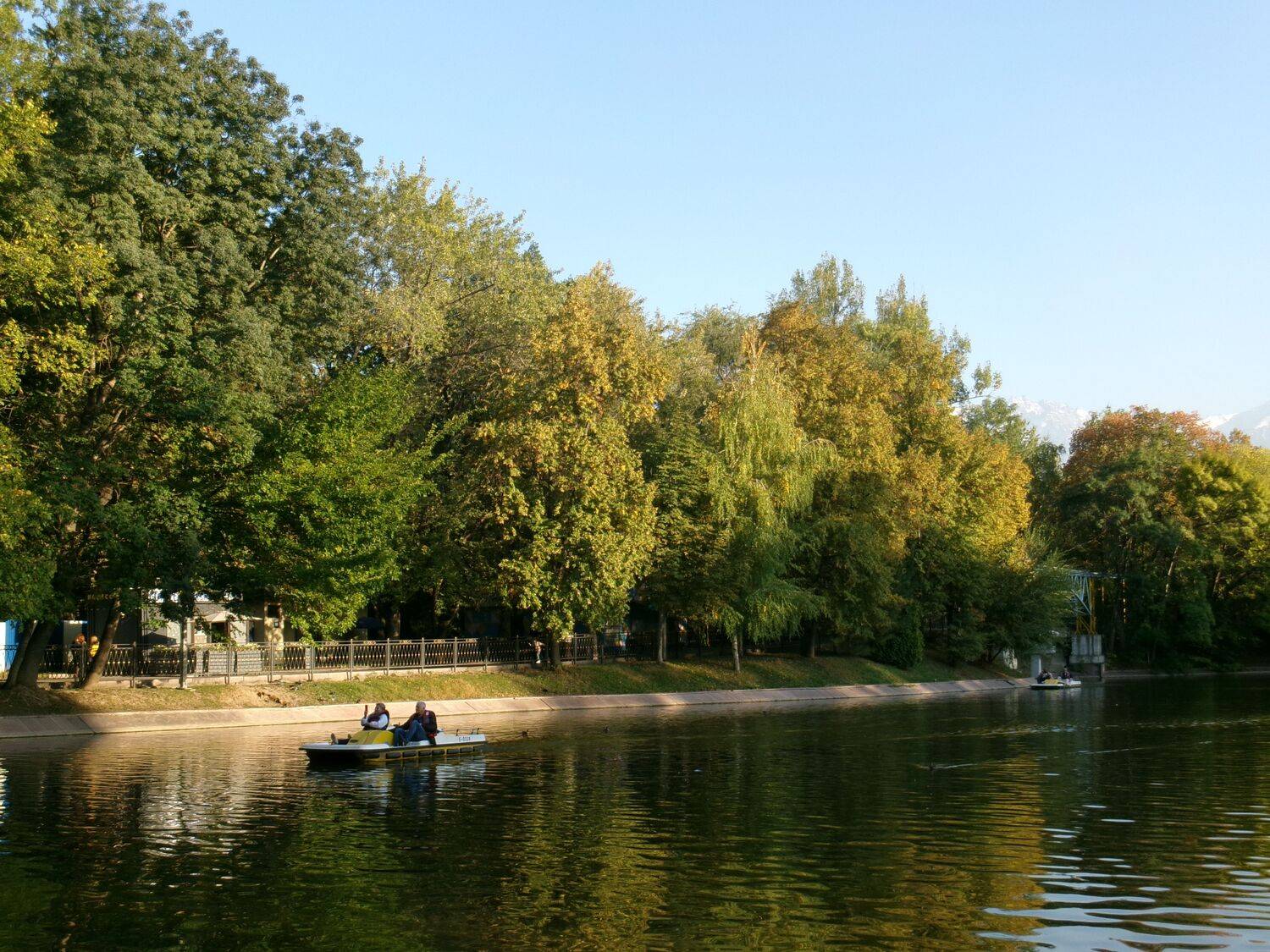 Озеро в Центральном парке отдыха