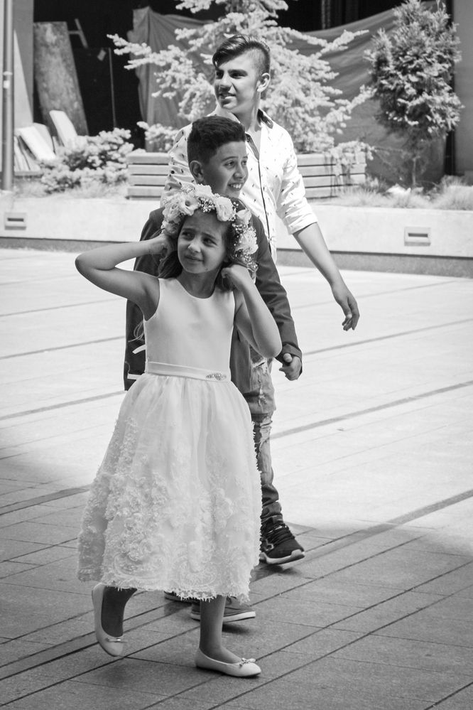 Children enjoy the wedding