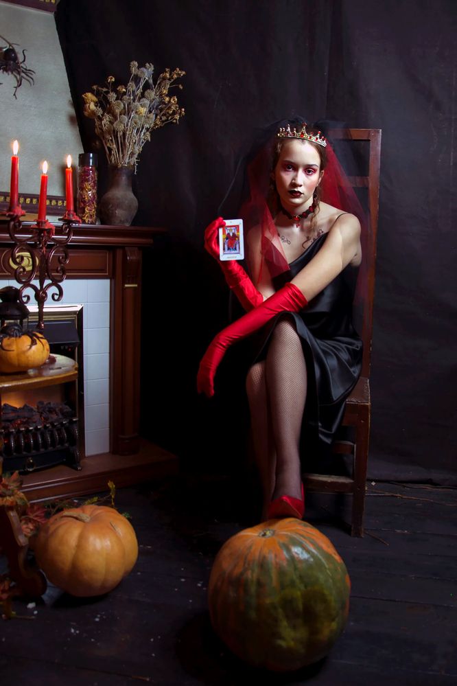 Предсказательница у огня