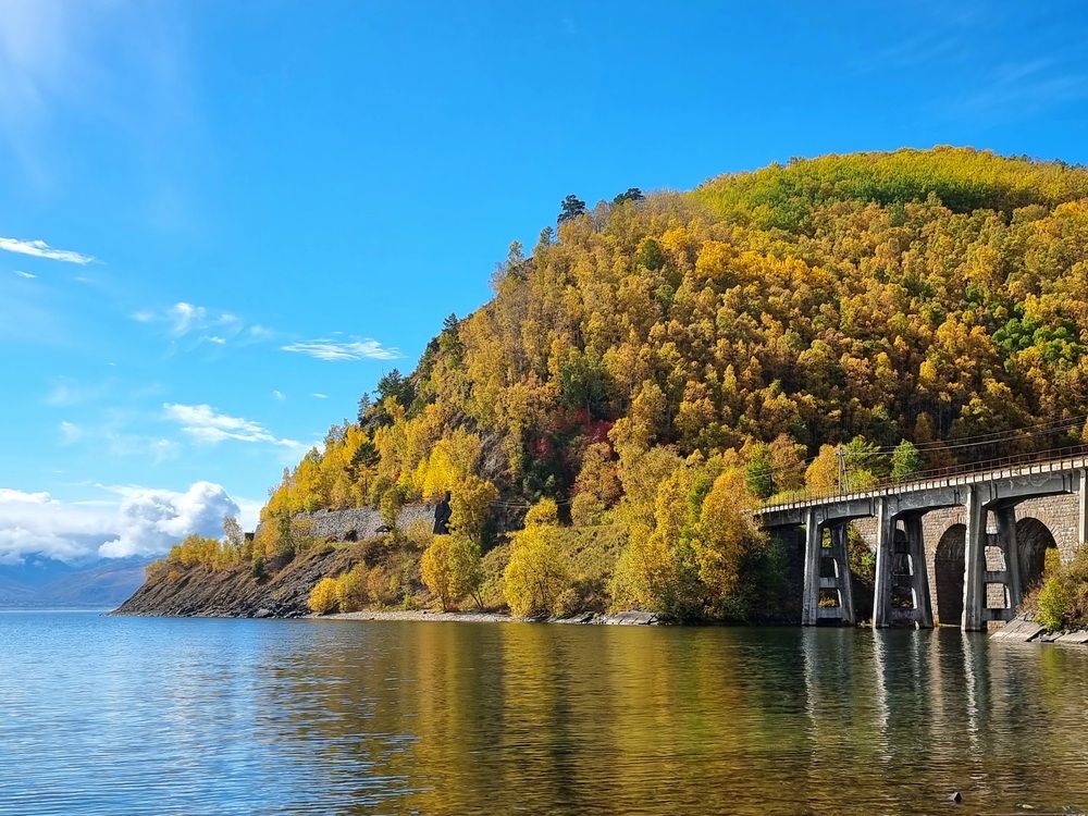 Осень на озере Байкал