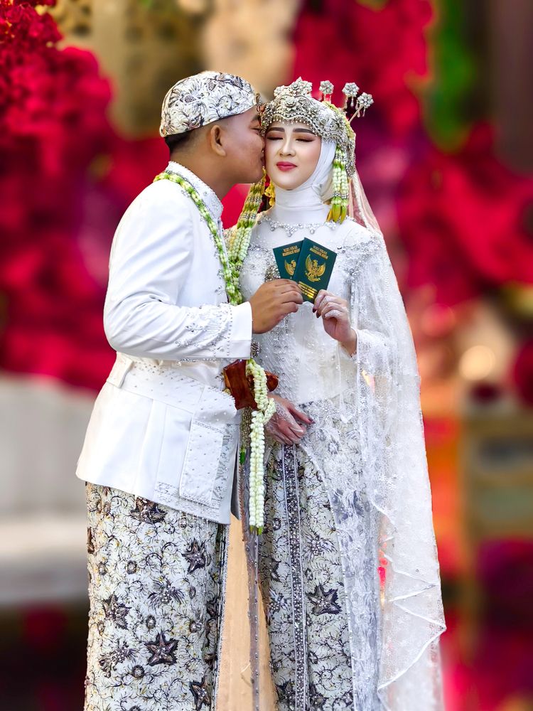 Photograph by Edi Hidayat