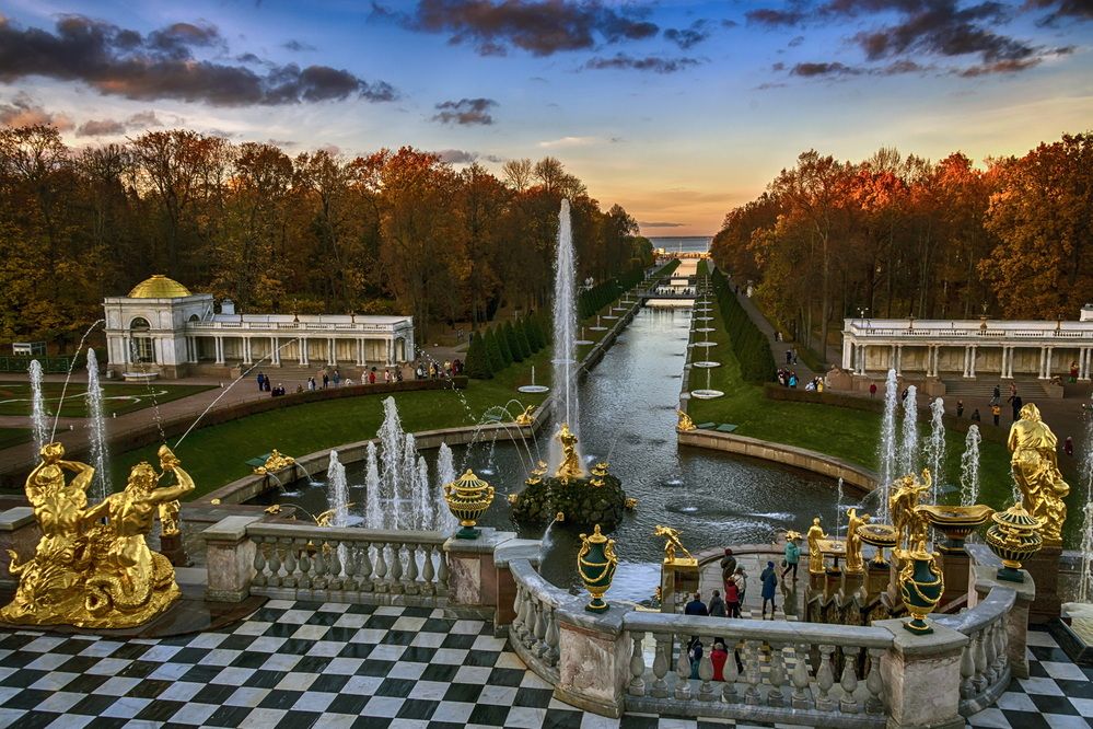 Осенний закат в Петергофе