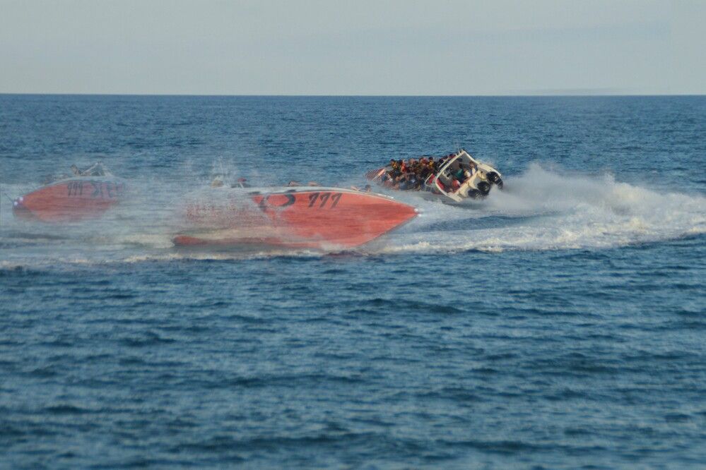Быстрый катер