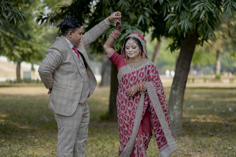 Grace in a Golden Moment — A Love Framed in Tradition