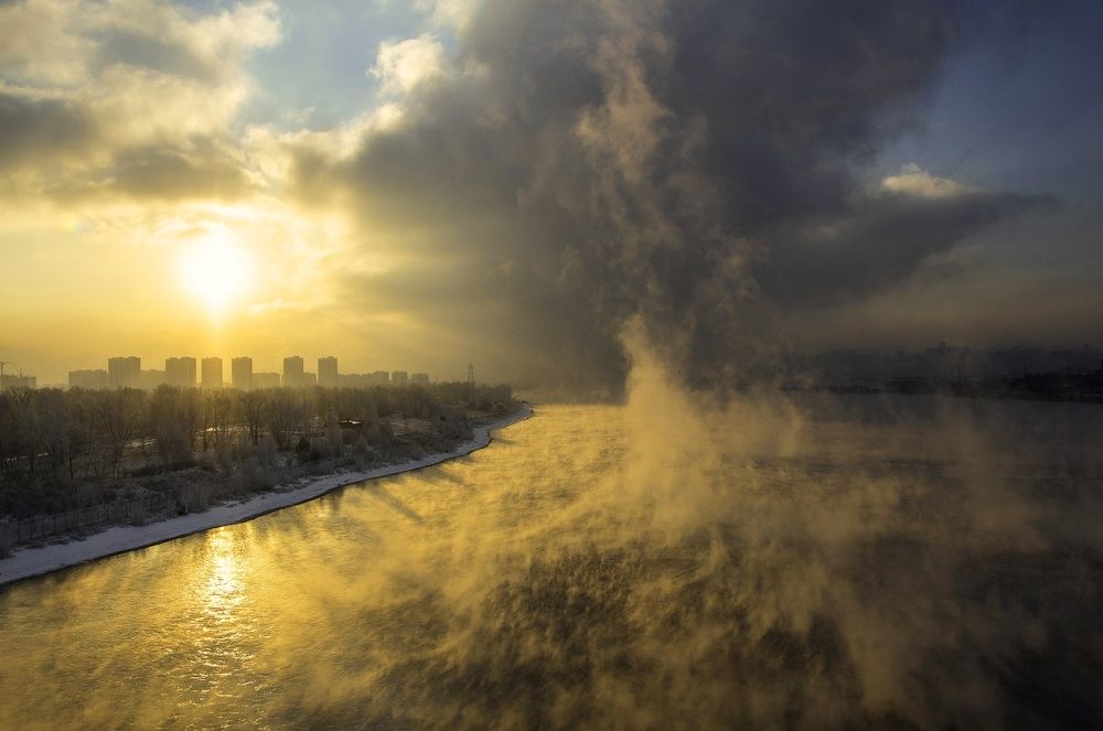 Игра солнца в парах Енисея