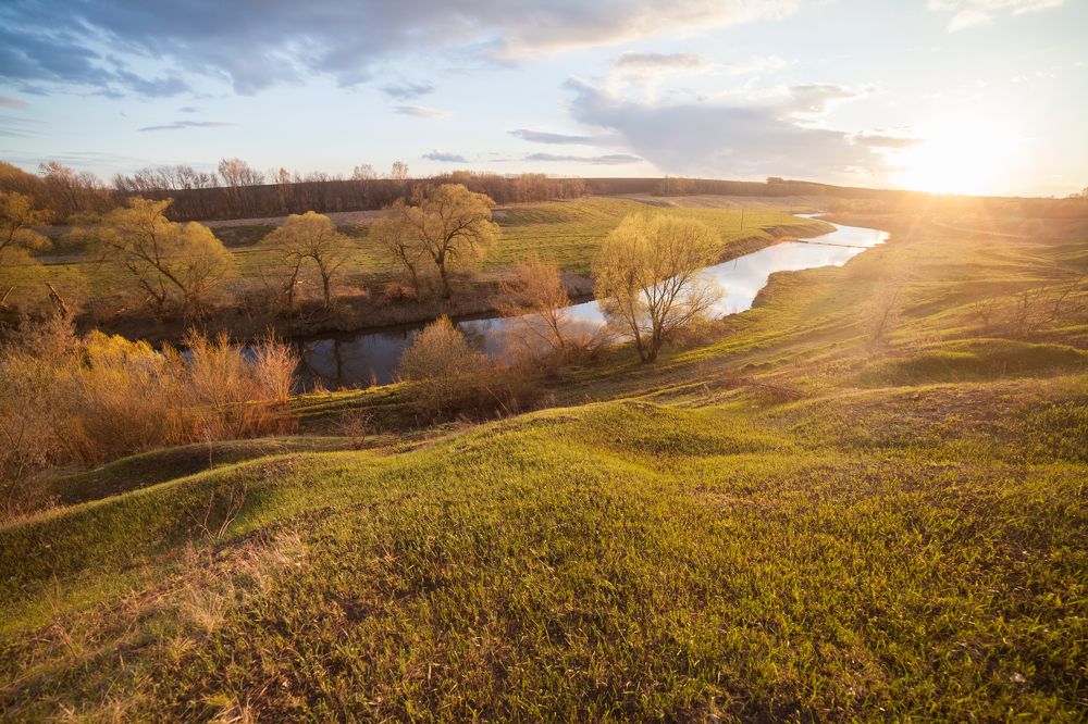 Весенний закат на Красивой мече
