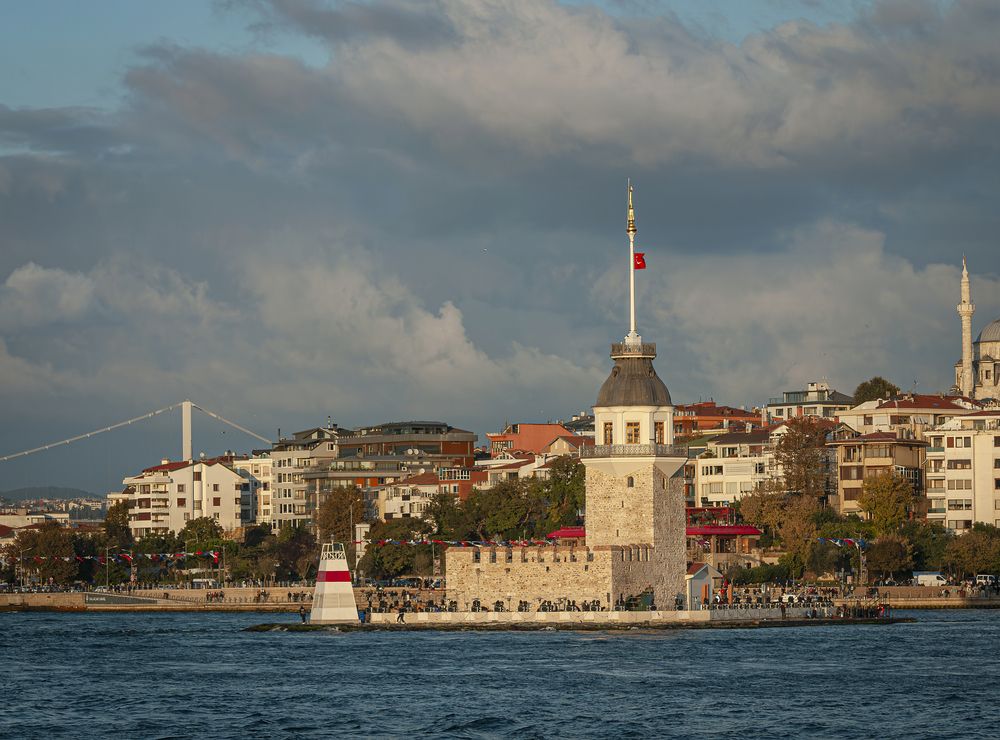 Стамбул. Девичья башня на закате