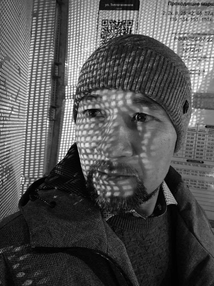 Behind the Mesh/ За сеткой