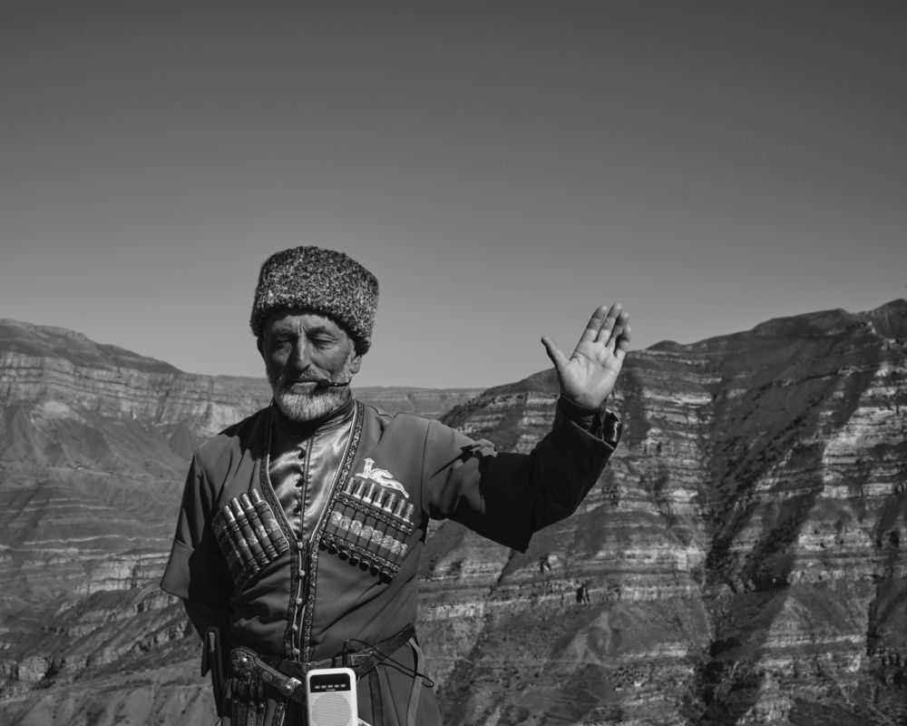 Магомед останавливает