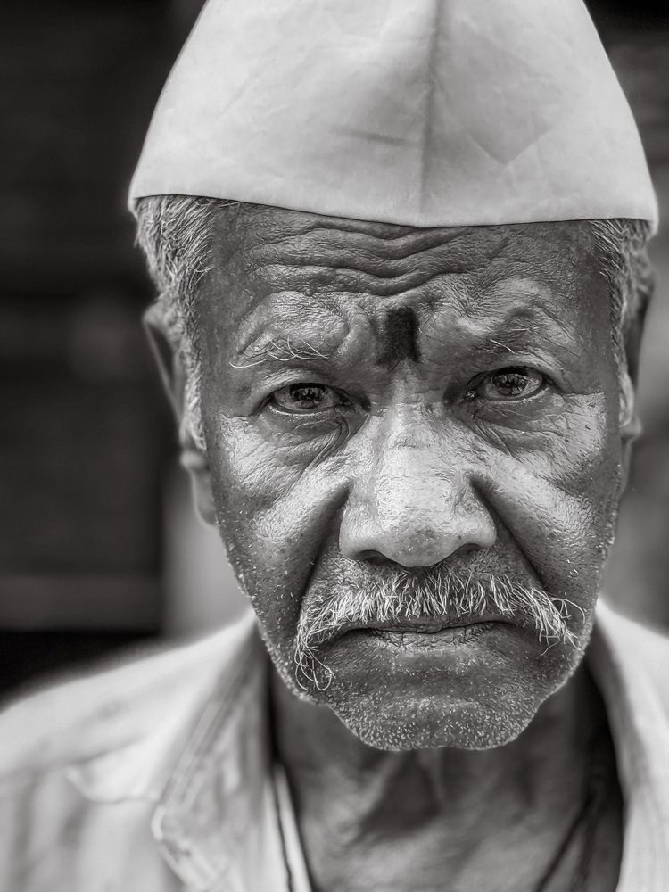 eyes tells the story