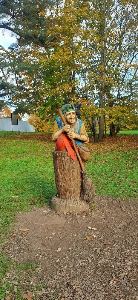 Посадка. Остановка Гатчина, Приоратский парк
