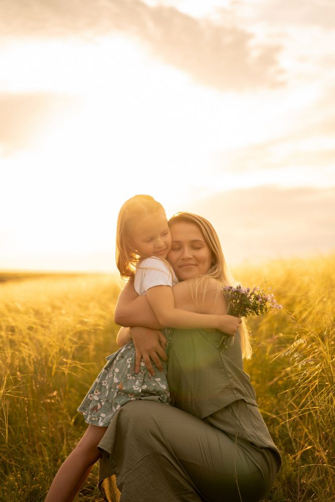 Мама Любовь