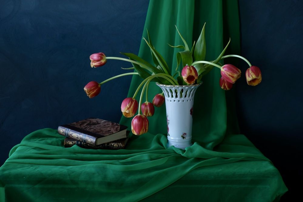 Красные тюльпаны