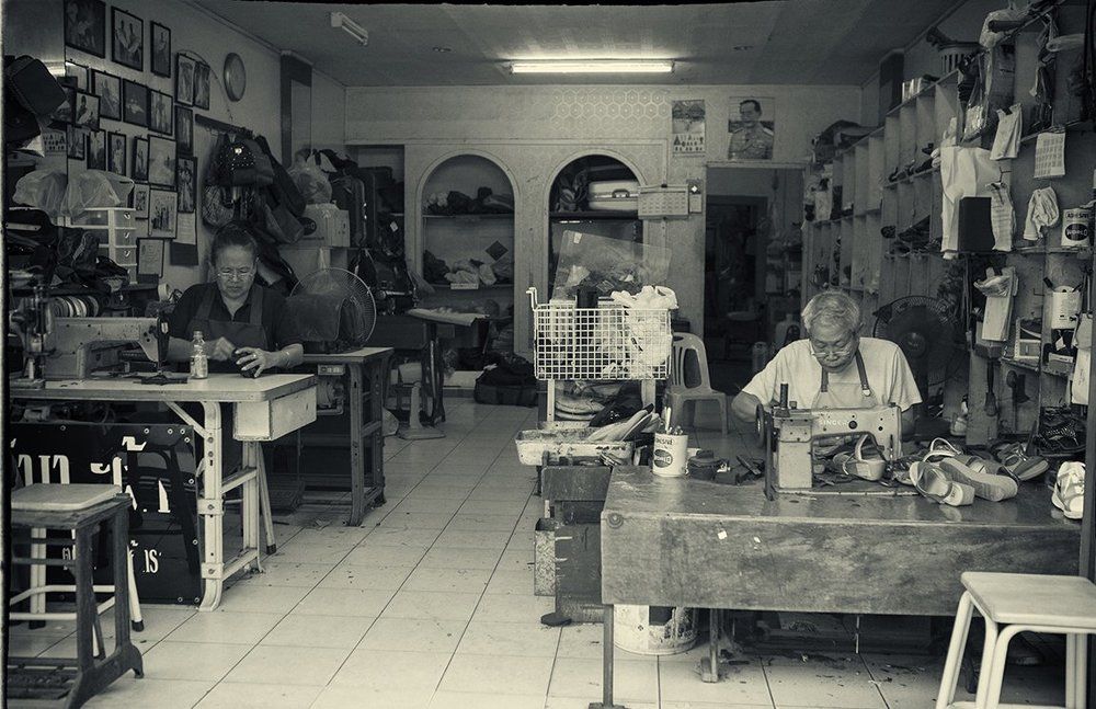 в рабочий полдень