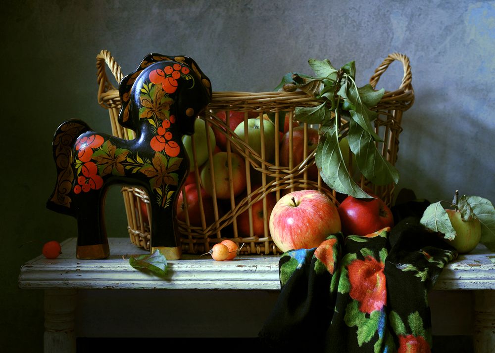 Конь в яблоках