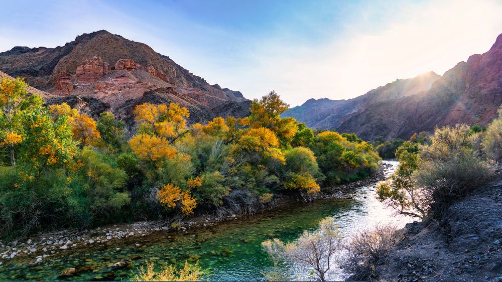 Осень на реке Чарын. Казахстан