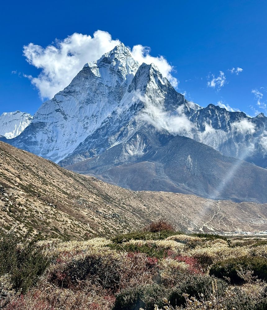 Autumn valley near Ama Dablam