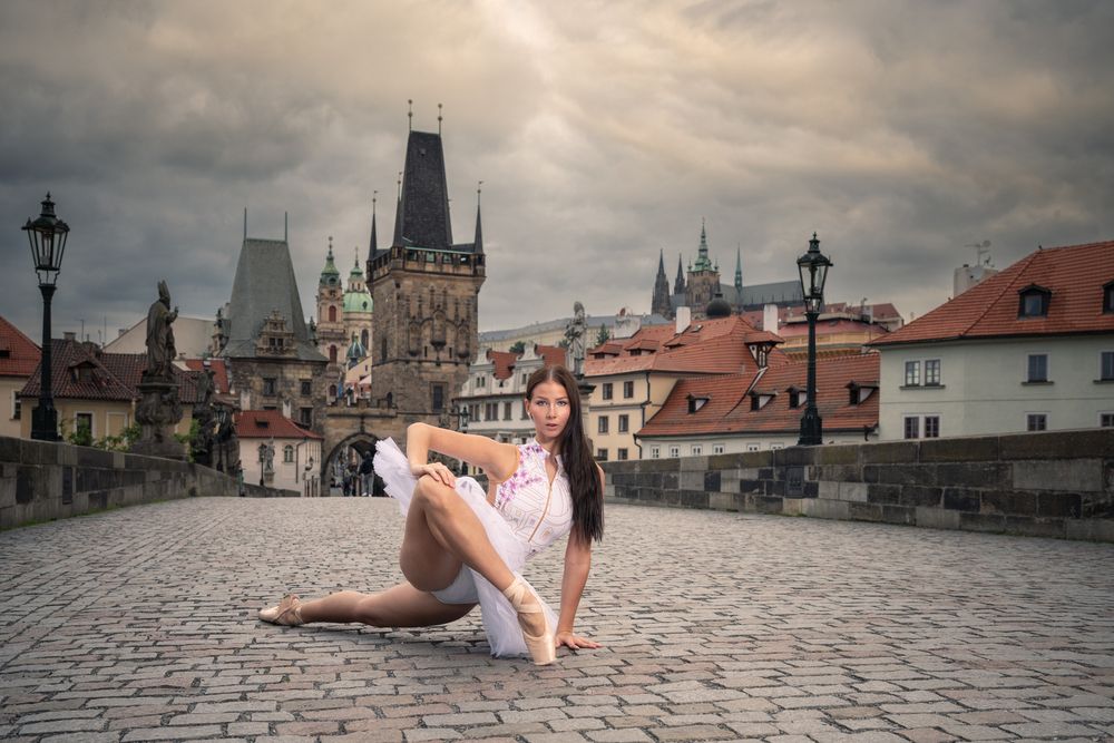 Ballerina in the city