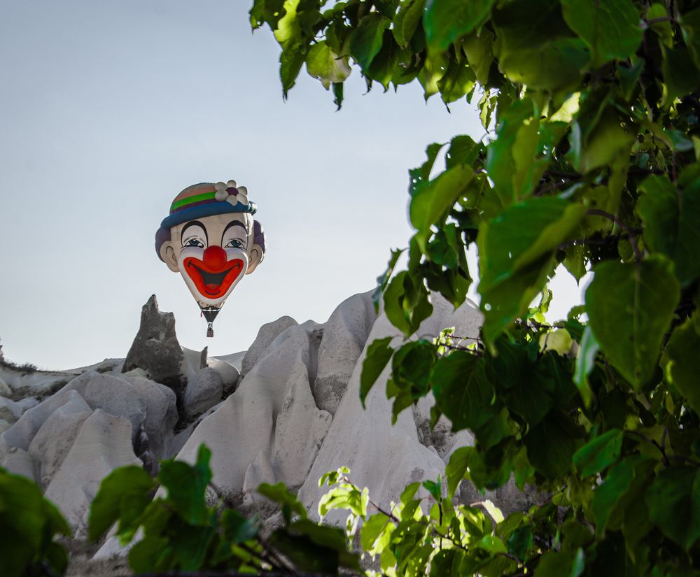 “Smile Over the Valley”