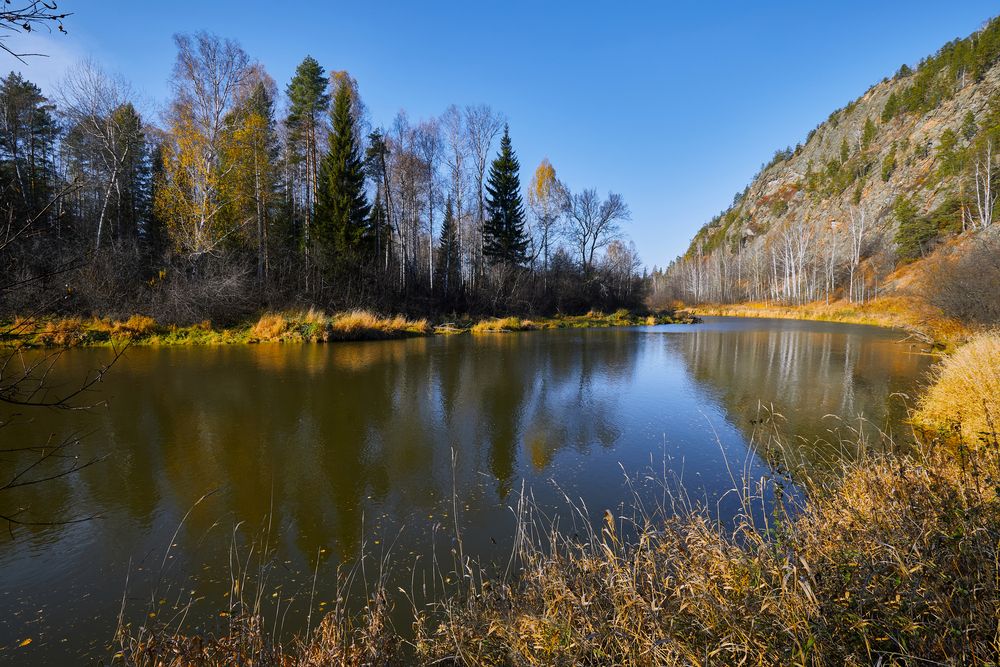 Октябрьский полдень.
