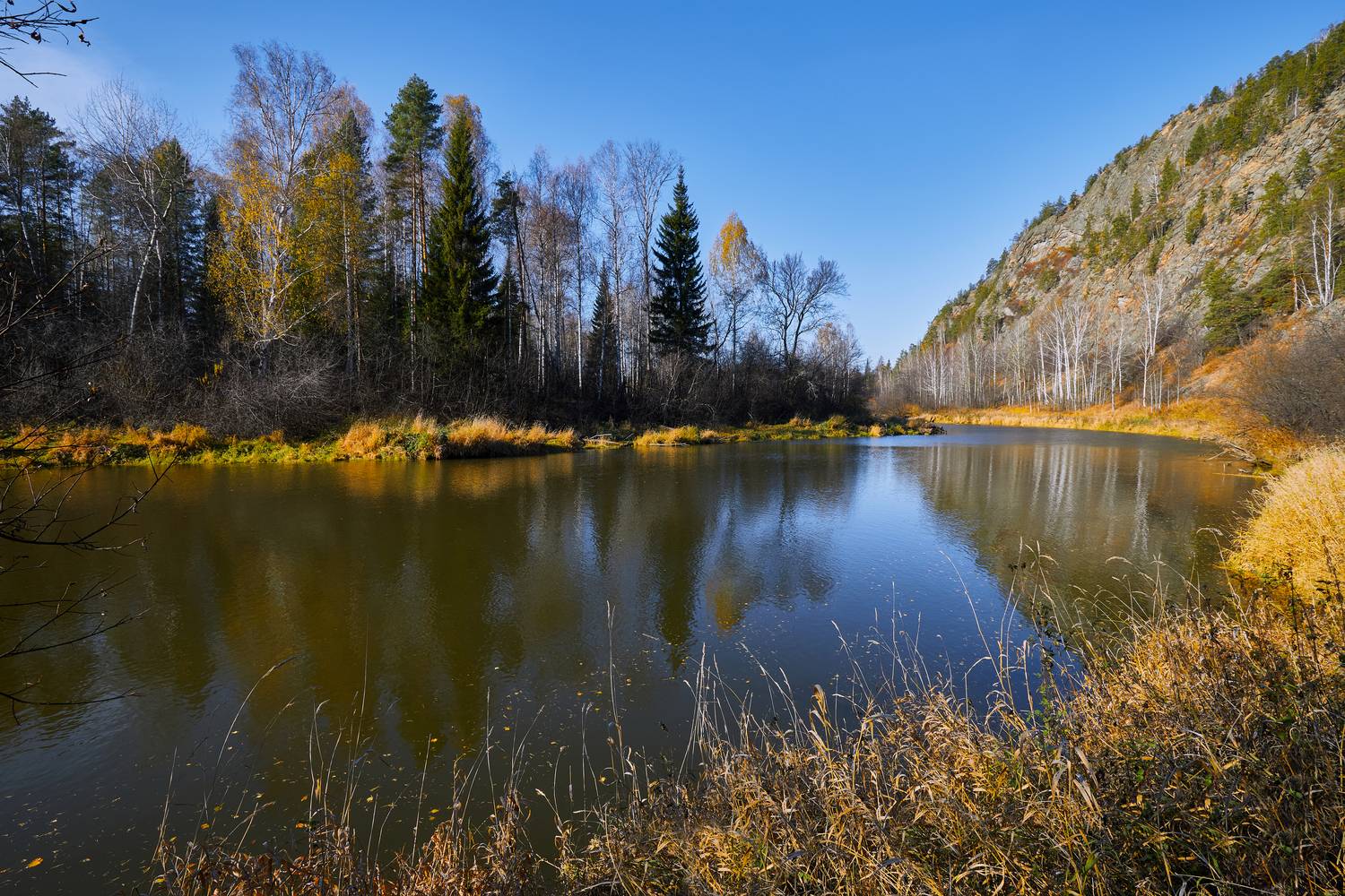 Октябрьский полдень.