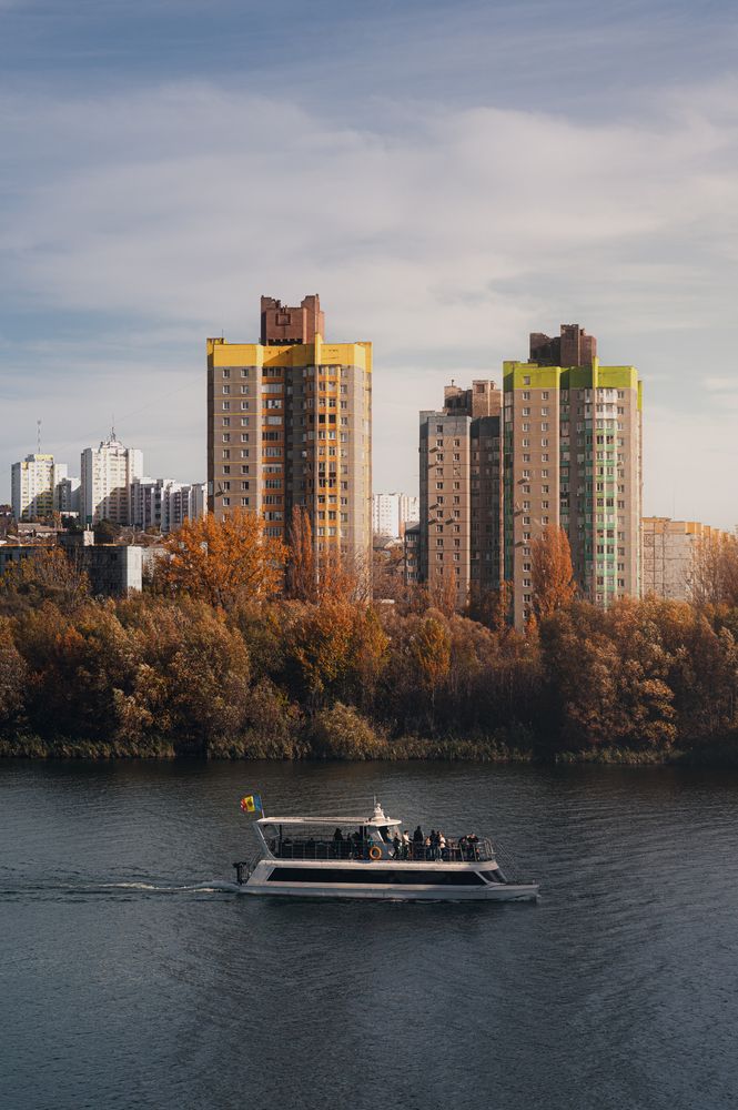 Фотография автора Олег Сухенко