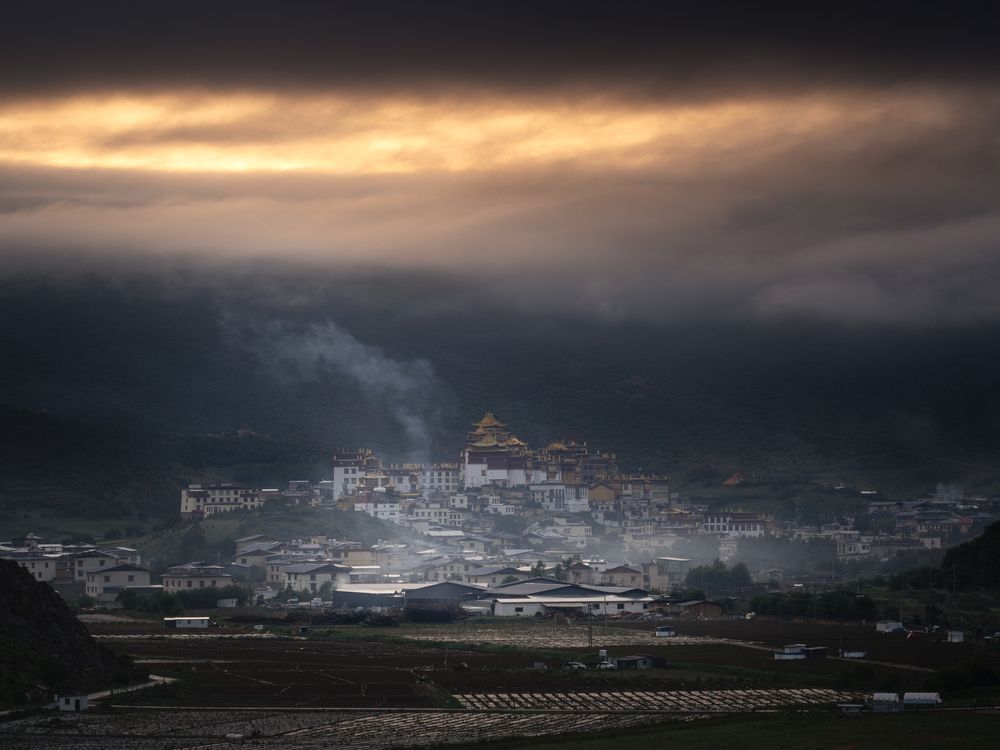 The Dawn of Songzanlin Temple