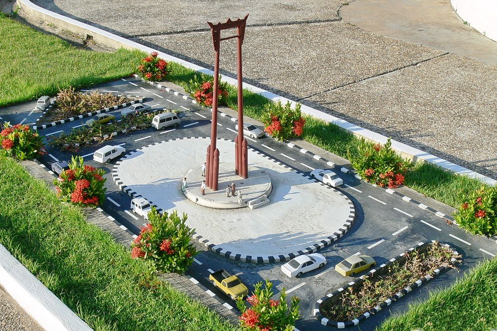 Миниатюрная модель «Больших качелей» в Бангкоке