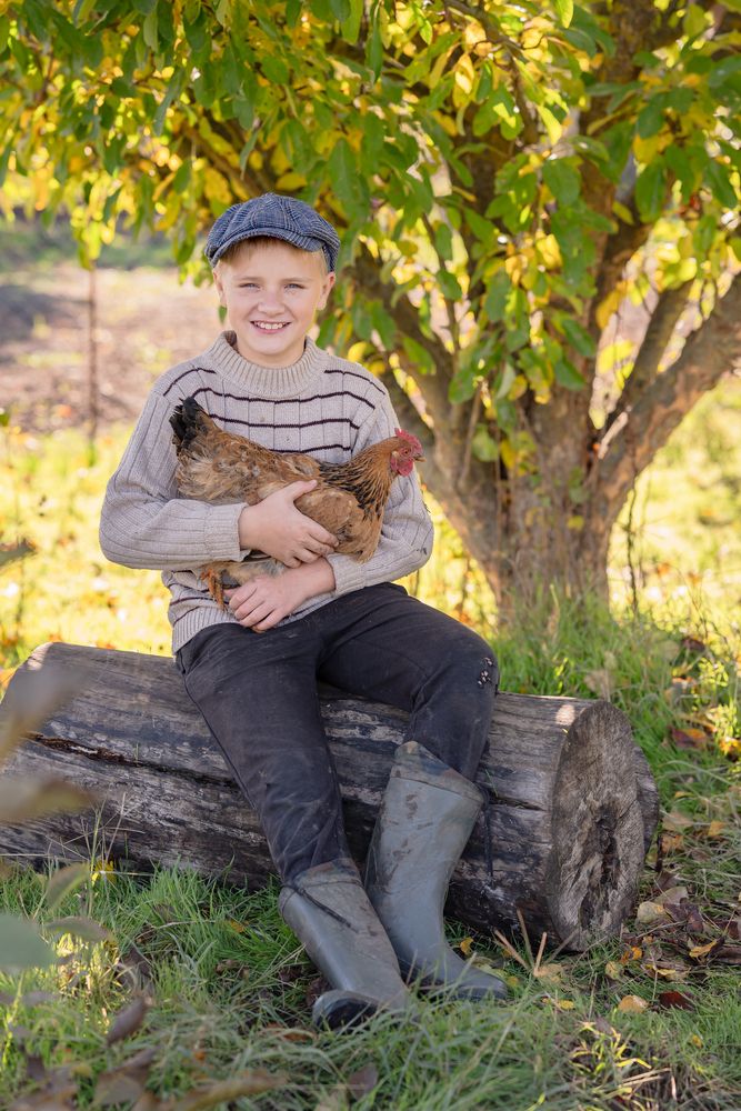 Славик с курицей