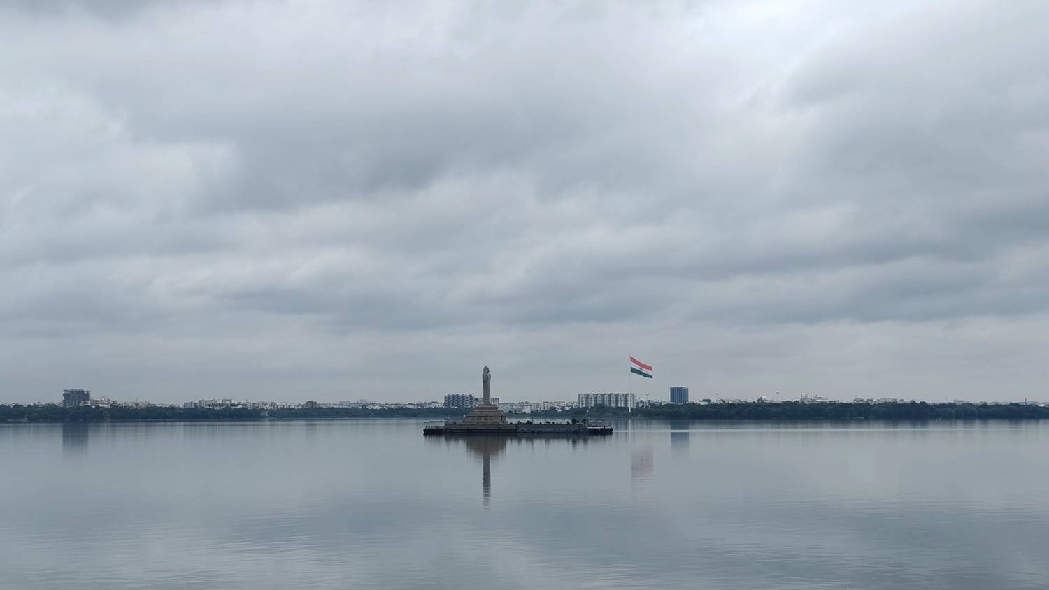 Tank bund