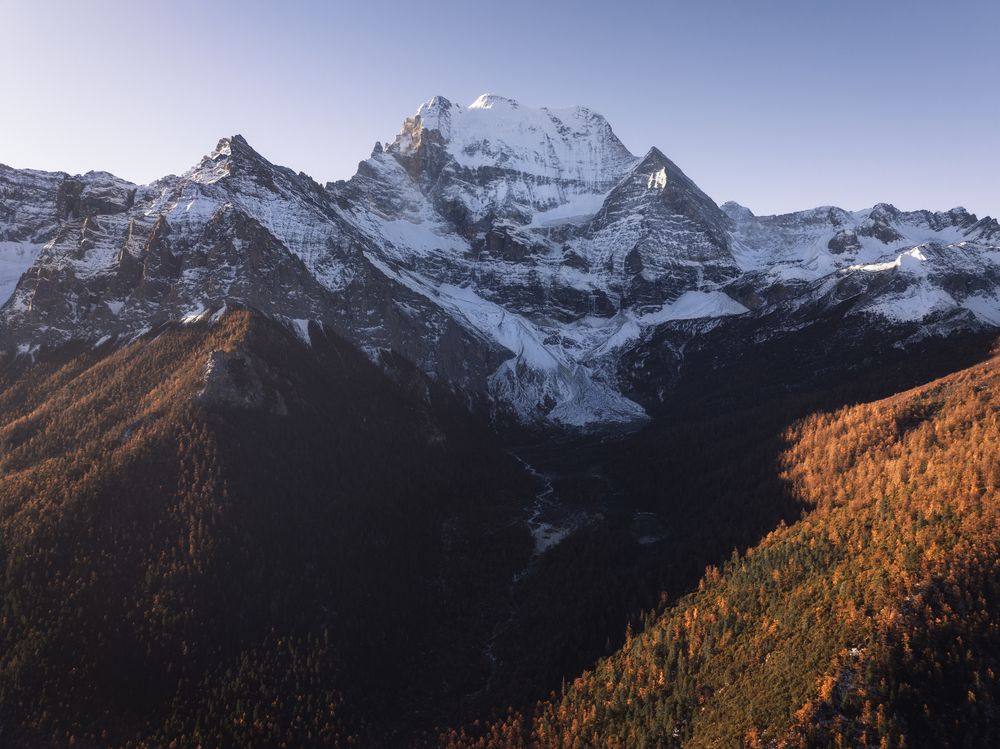 Autumn scenery in Daocheng