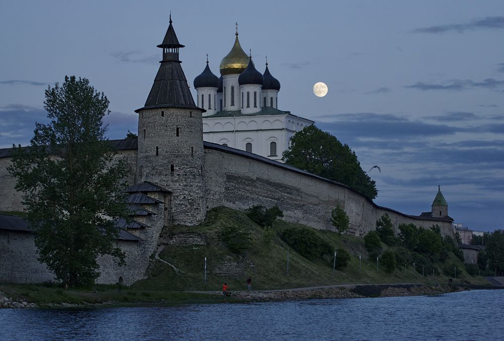 Псковский кремль. Троицкий собор (1682—1699 гг.)
